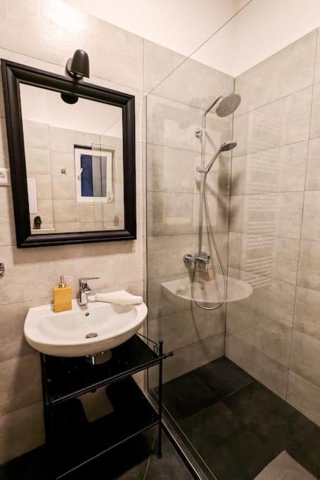 True Zagreb Centrally Located & Spacious Apartment Esterno foto